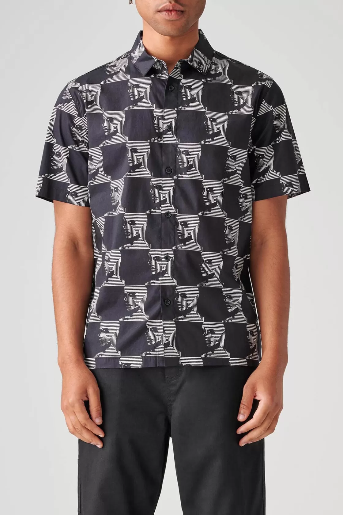 Globe Brand Circuits SS Shirt - Black Store